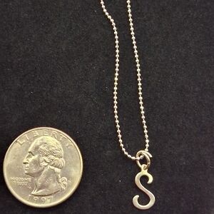 Elegant Gold Pendant Necklace